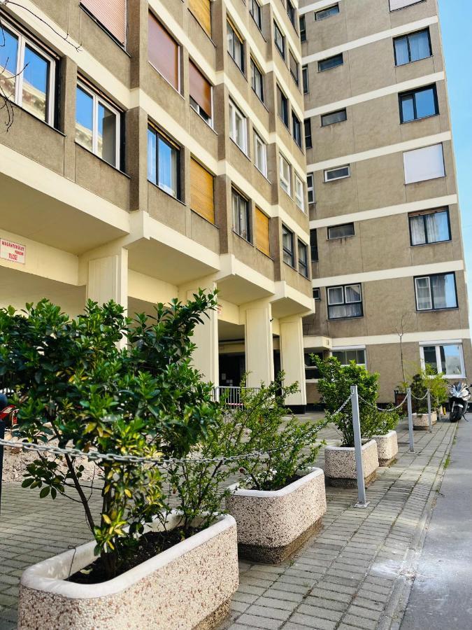 Bauhaus Flat In Amazing Location Apartment Budapest Ngoại thất bức ảnh